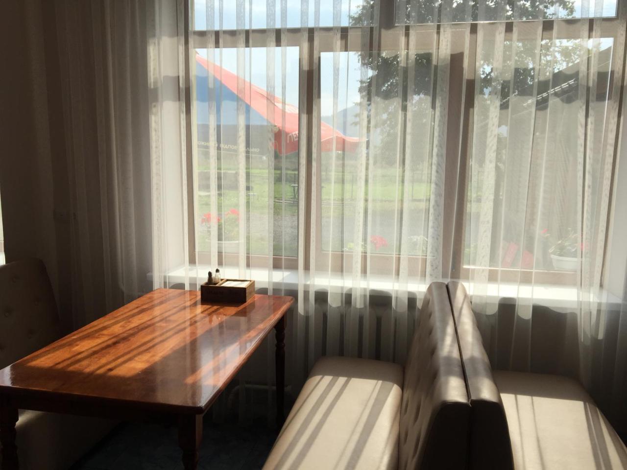 Dolche Vita Berehomet Buitenkant foto